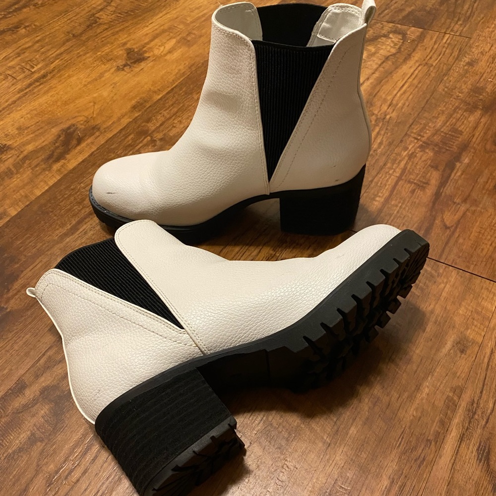 Women’s white boutique ankle booties